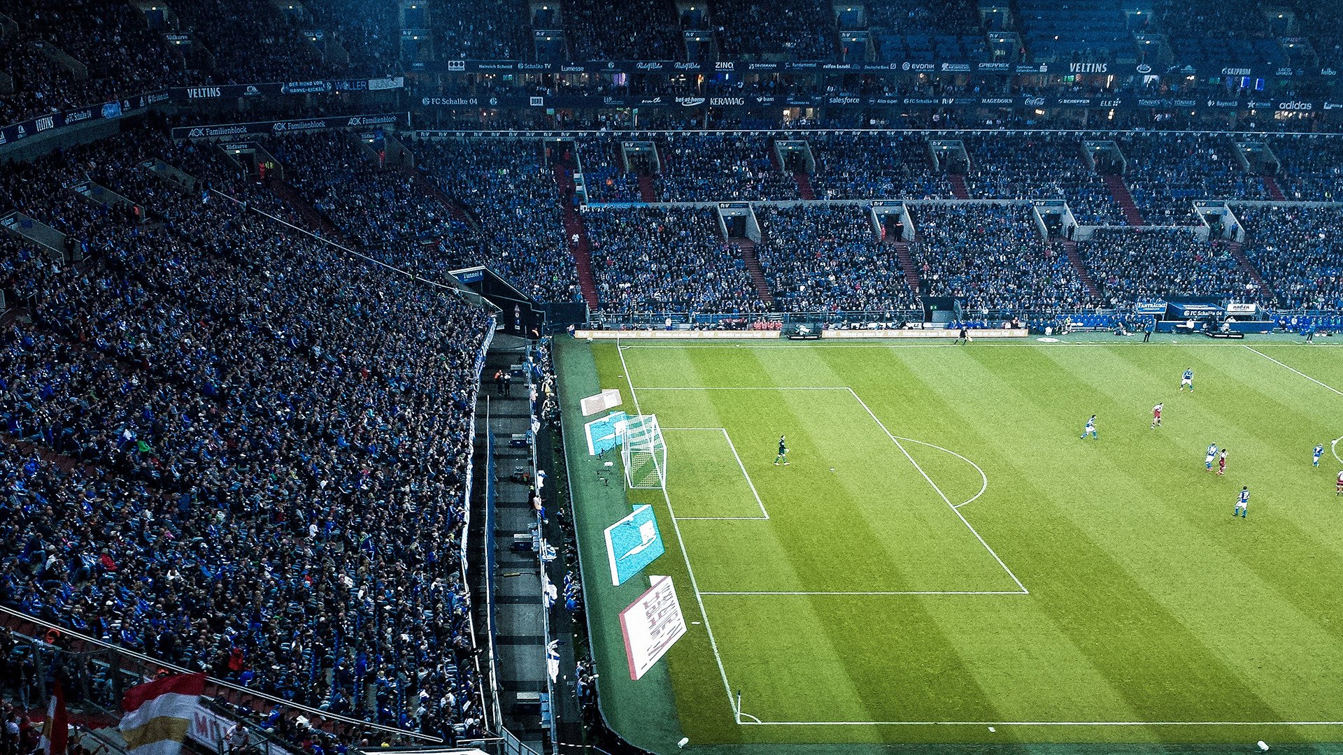 校园足球搭建学生战术论坛提升互动与学习氛围，大学足球战术